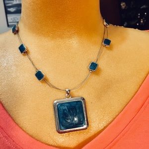 N Y blue-green and silver wire necklace